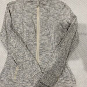 Lululemon Athletica White and Gray Patterned Top